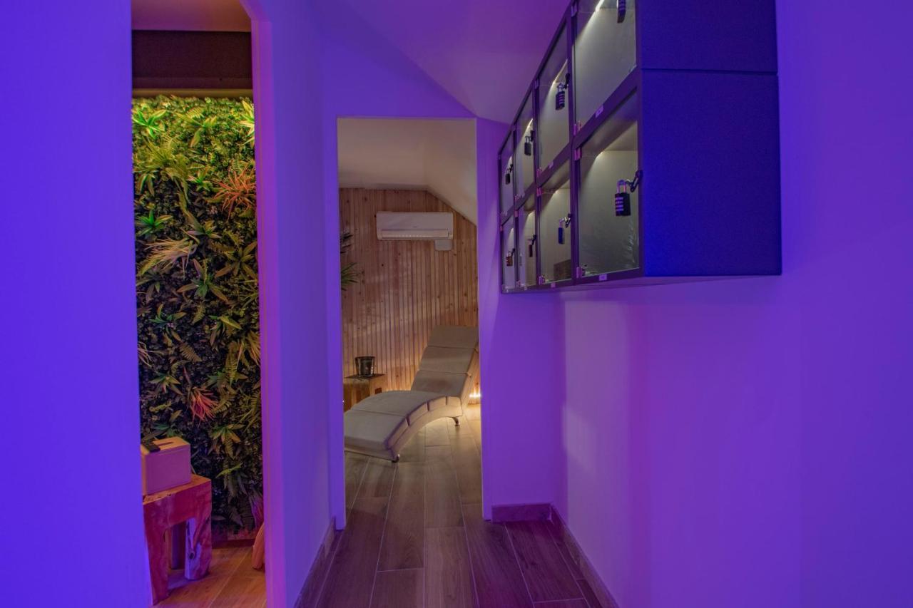 Les Bains D'Eros Hotel Cuers Luaran gambar