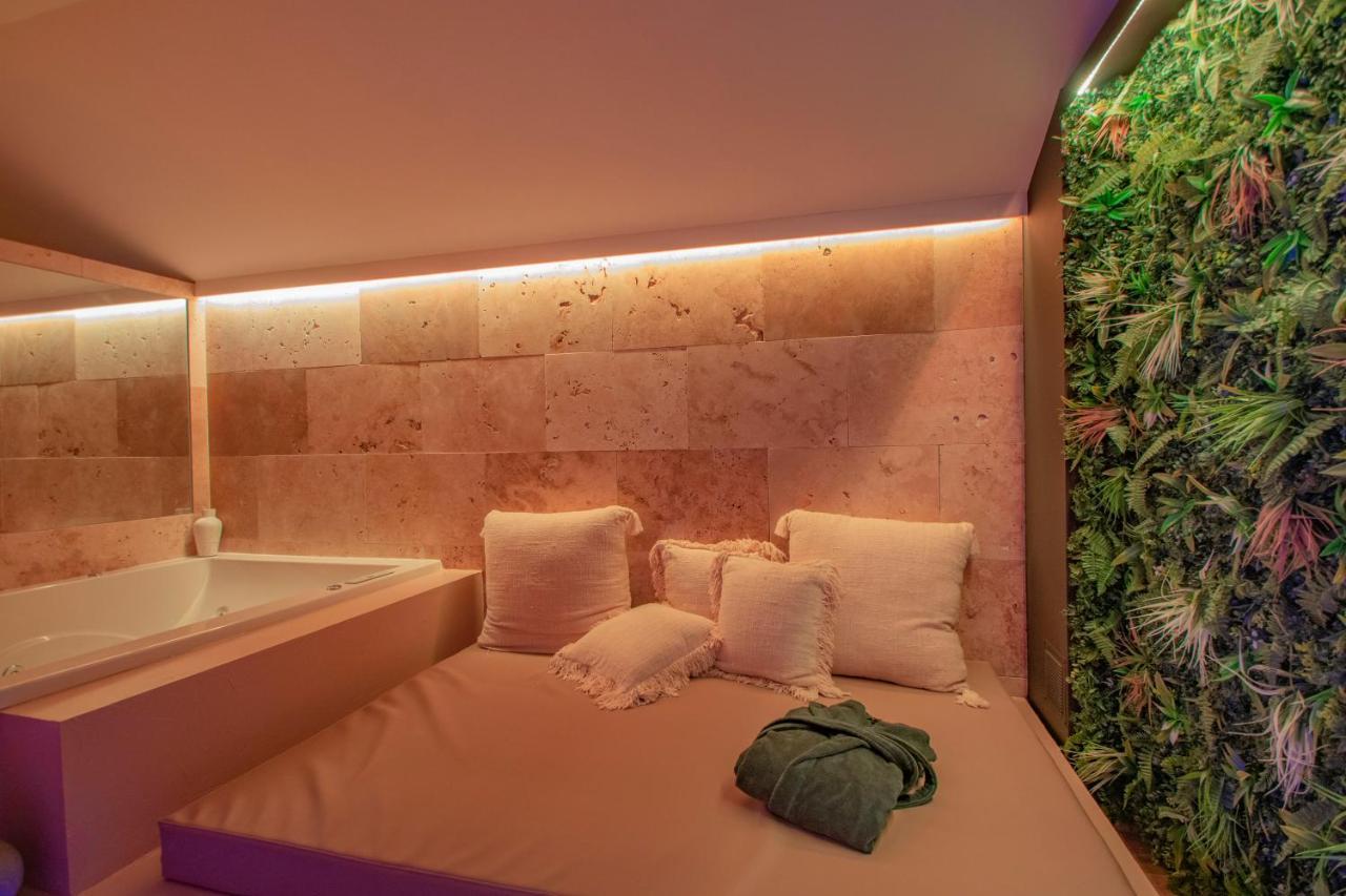 Les Bains D'Eros Hotel Cuers Luaran gambar